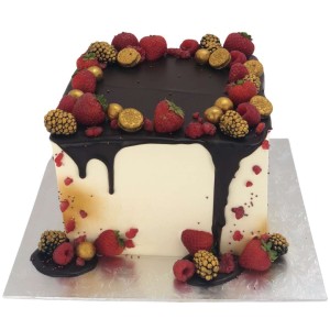 Berry Golden Delights Cake