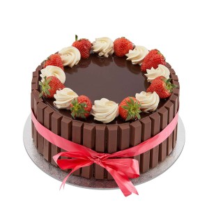Round KitKat Cake | Cakes & Bakes | Cake Delivery
