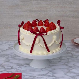 Vintage Berry Cake