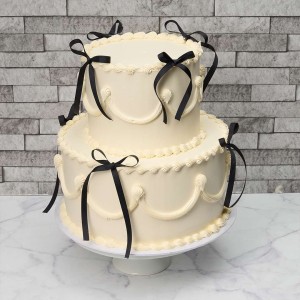 Vintage 2 Tier Cake