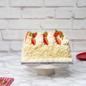White Choco Square Cake