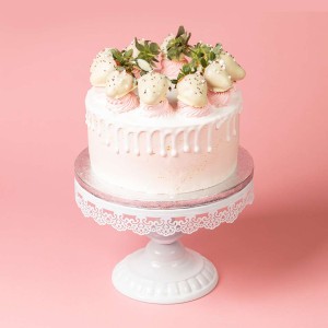 White Chocolate Strawberry Cake