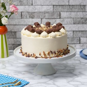 White Kinder Bueno Cake