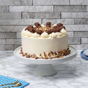 White Kinder Bueno Cake