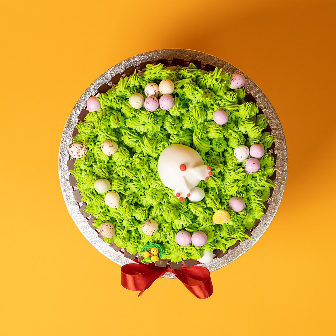 Easter_Bunny_KitKat_Cake