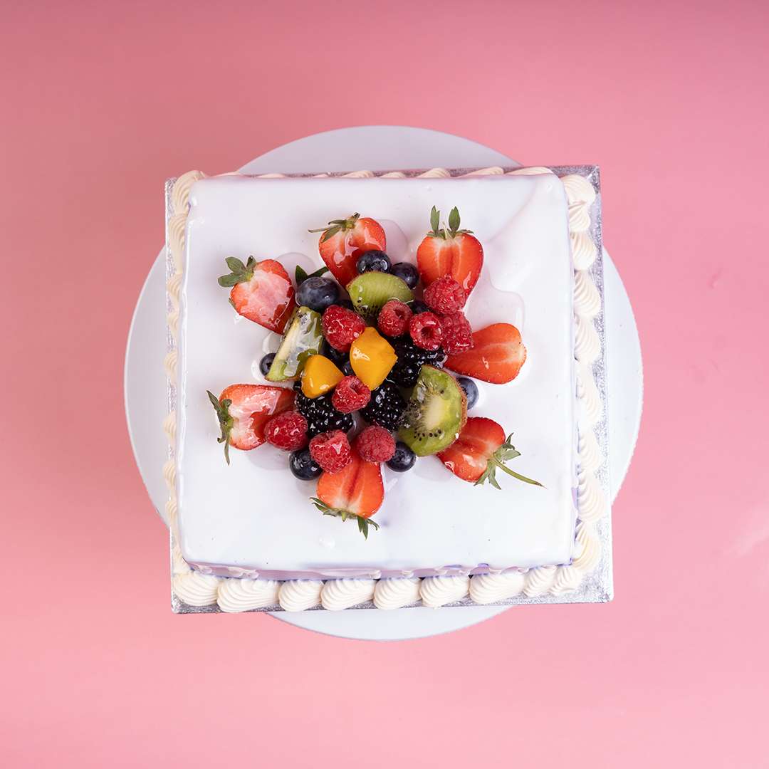 Berry Glow Square Cake