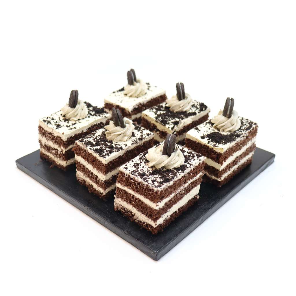 Oreo Cake Slices Cakes & Bakes