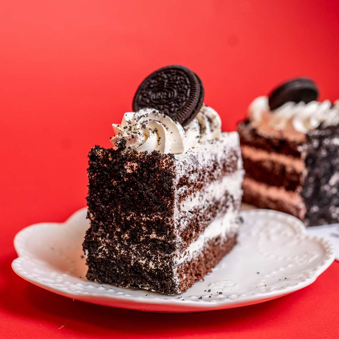Cookies & Cream Cake Slices