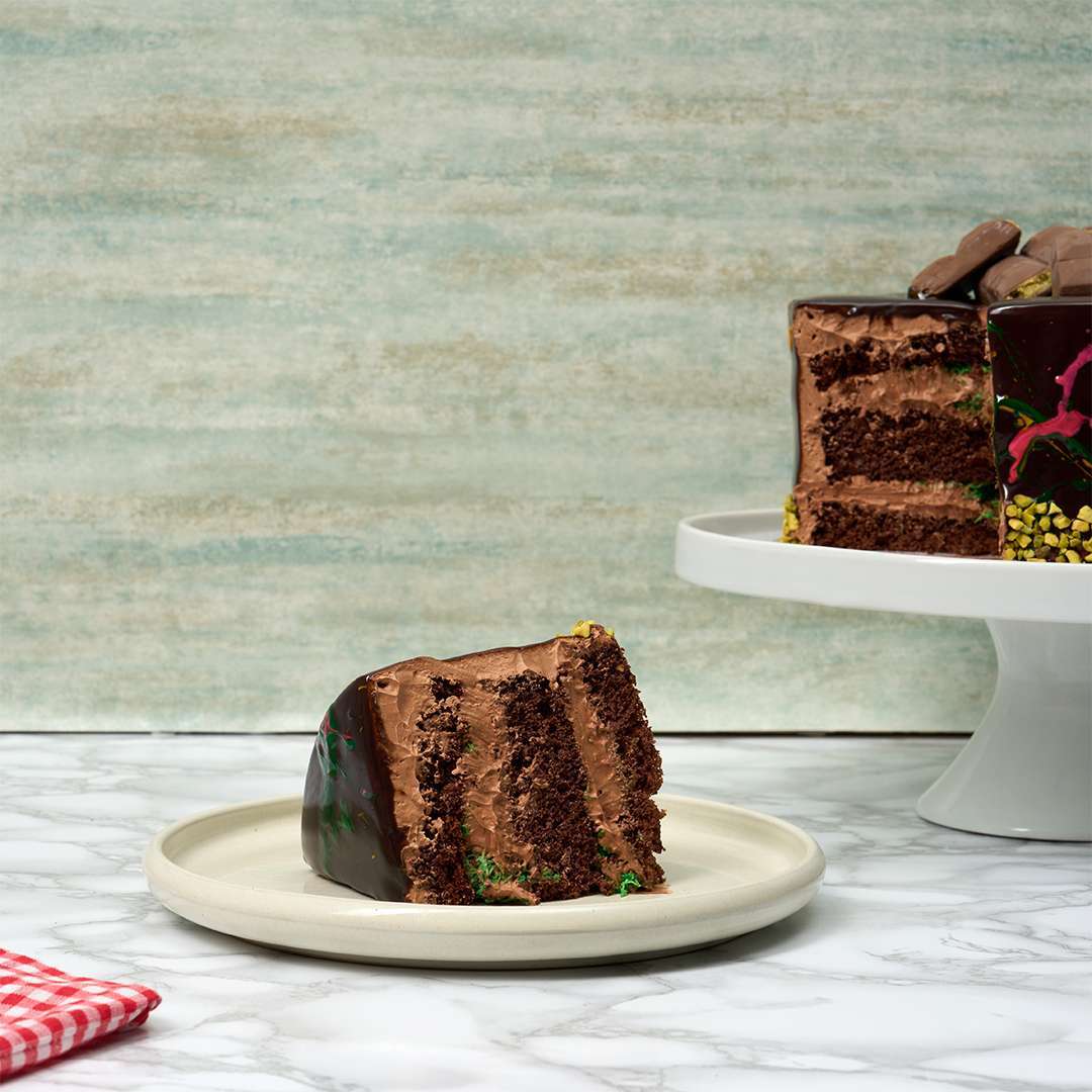 Dubai Kunafa Chocolate Cake