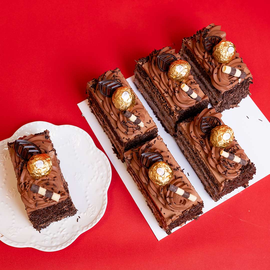 Ferrero Rocher Cake Slices