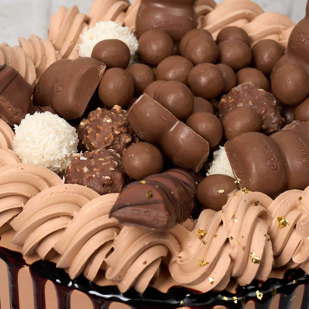 Kinder bueno tower cake