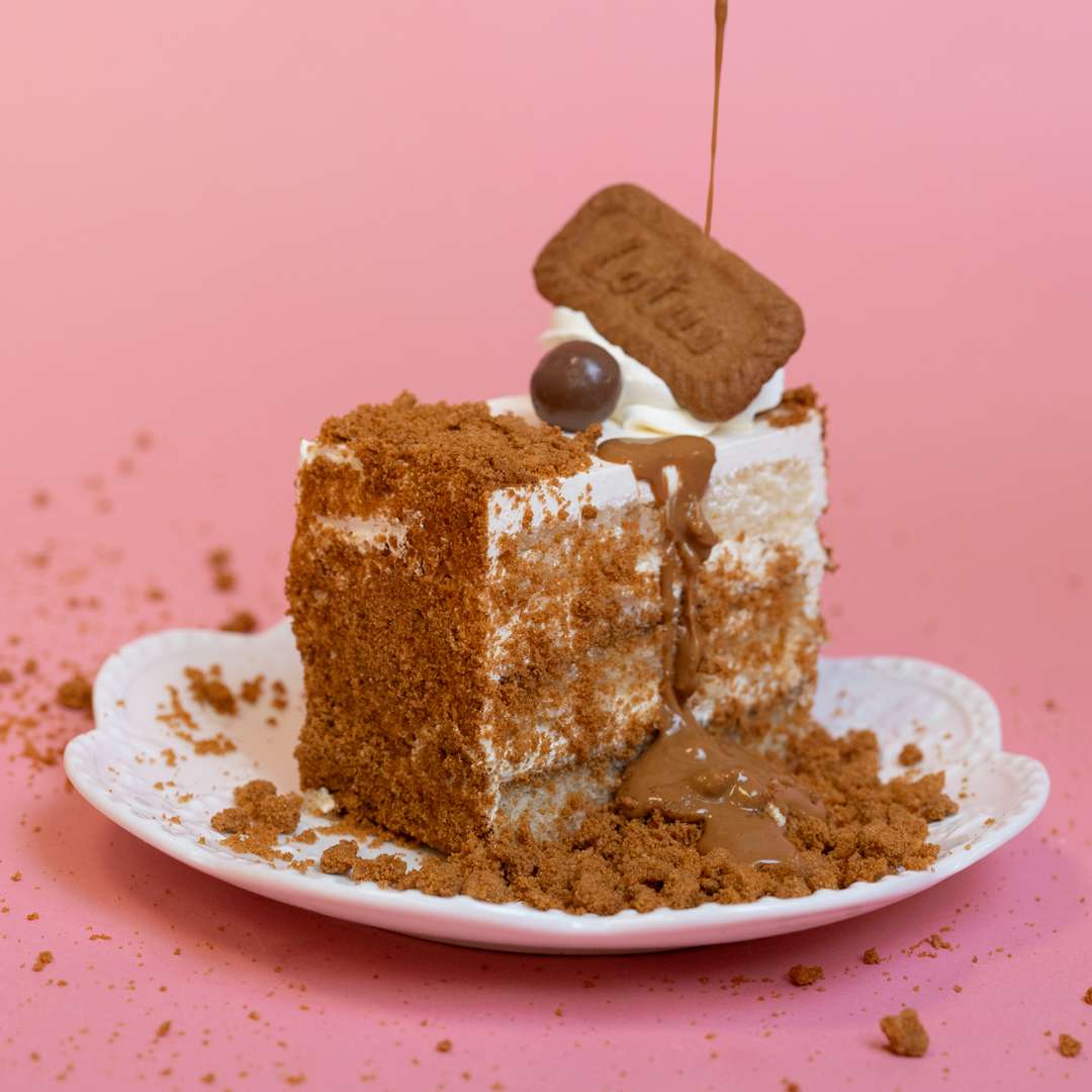 Lotus Biscoff Cake Slice
