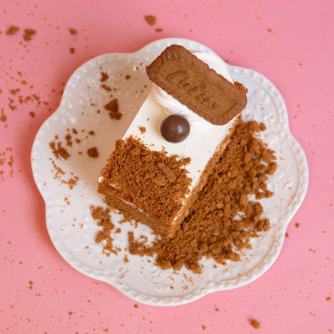 Lotus Biscoff Cake Slice
