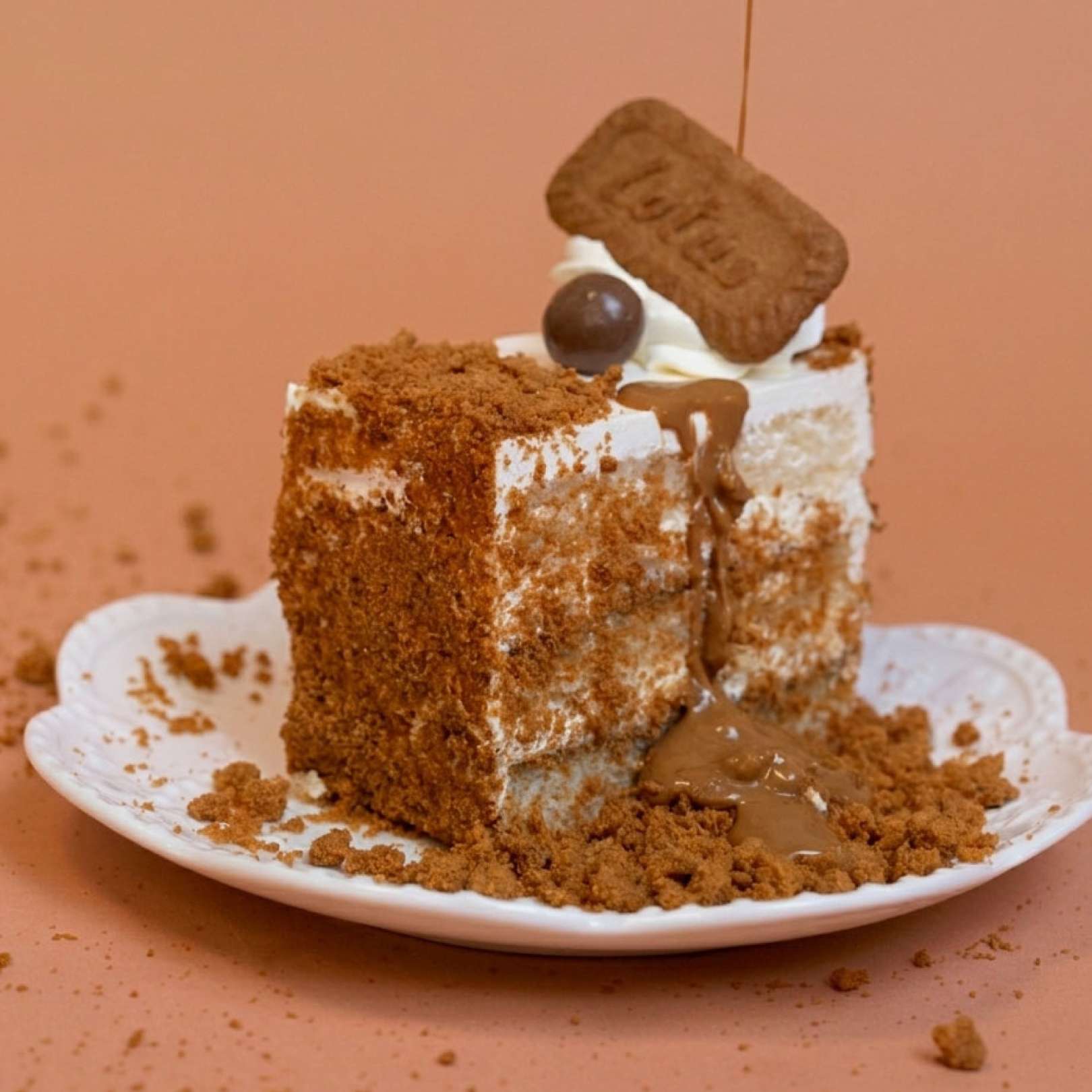 Lotus Biscoff Cake Slice