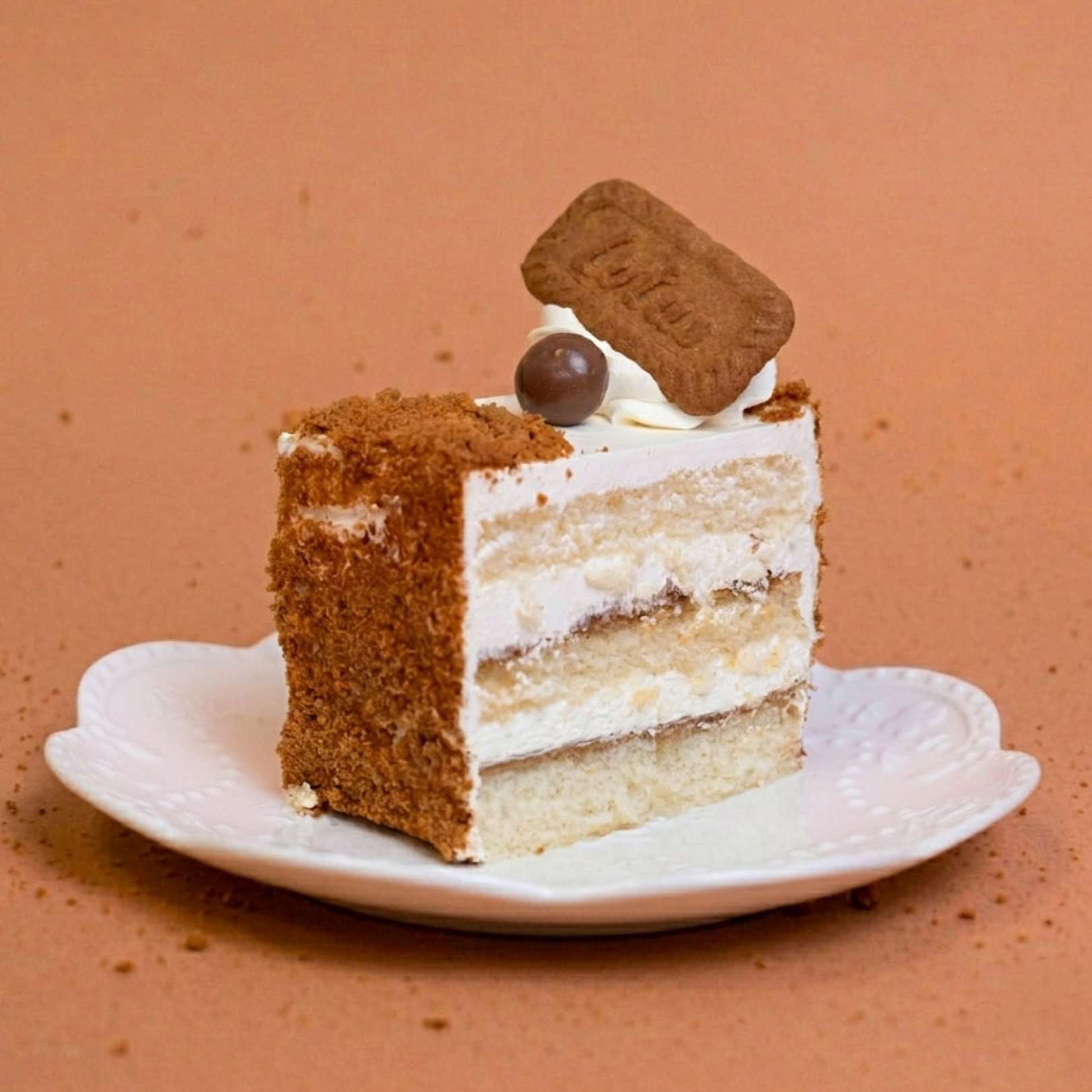 Lotus Biscoff Cake Slice