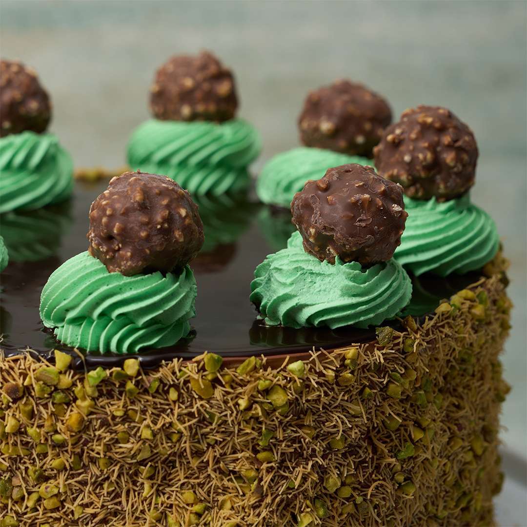 Pistachio Ferrero Cake