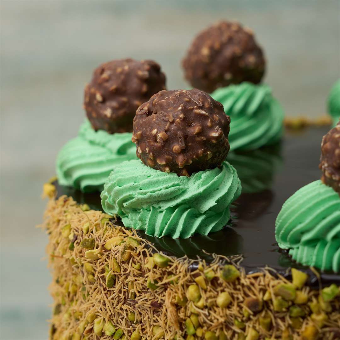 Pistachio Ferrero Cake