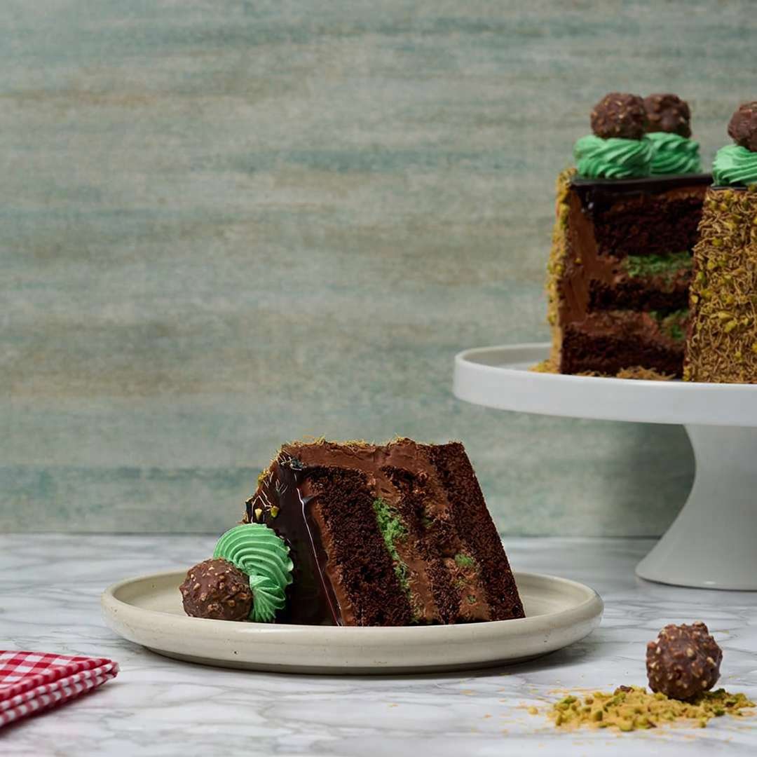 Pistachio Ferrero Cake