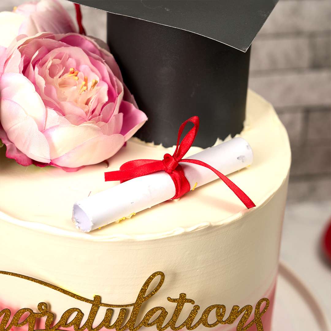 Premium Graduation Cake