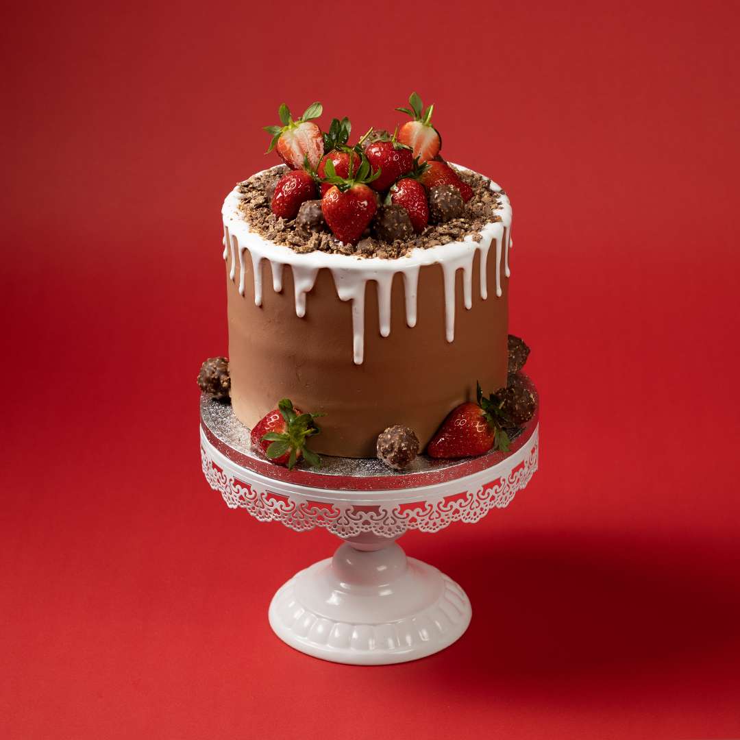 Strawberry & Ferrero Cake