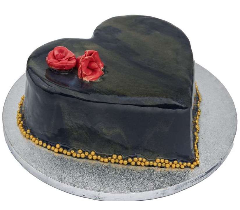 Valentine's Day Rose-Adorned Heart Cake