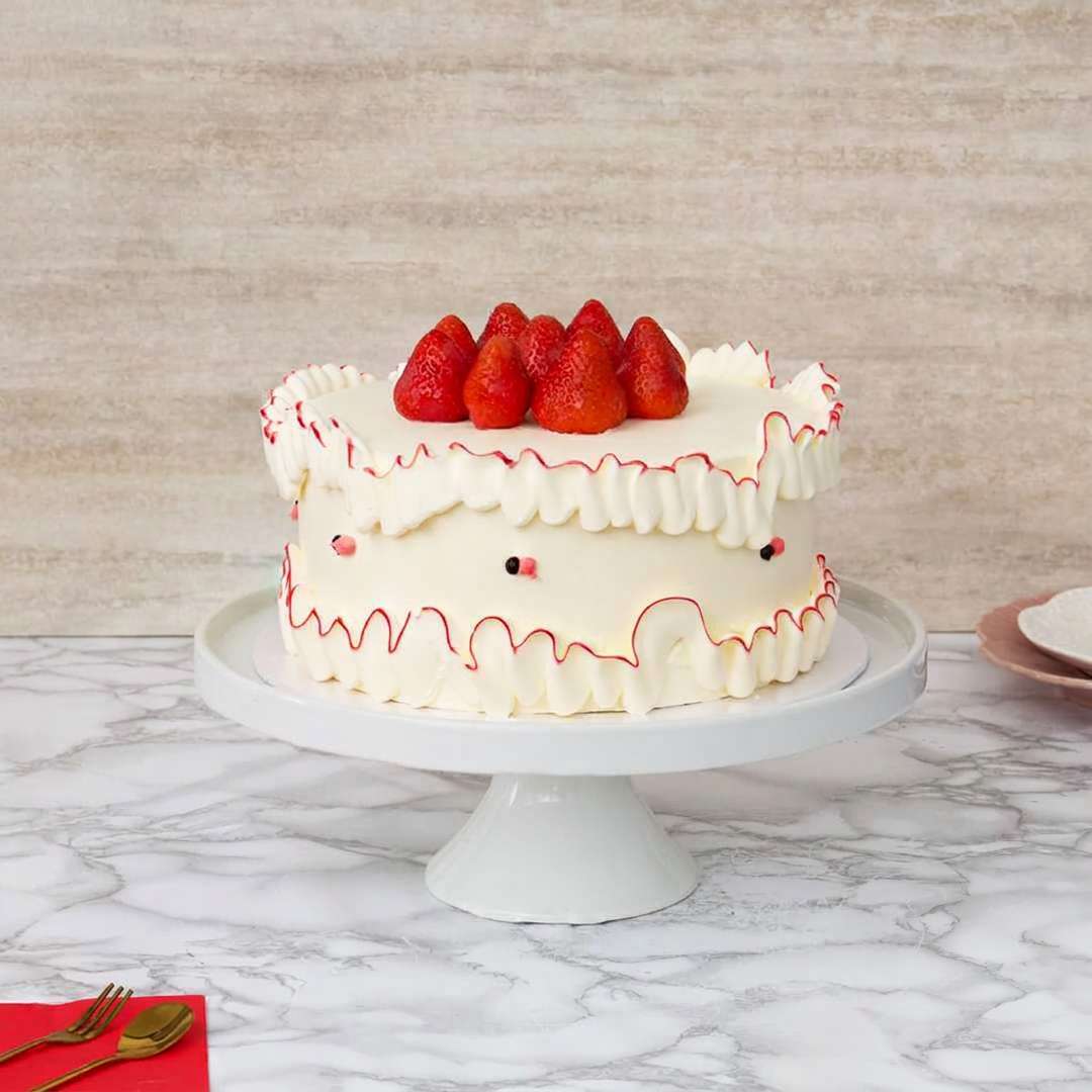 Vanilla Grandeur Cake