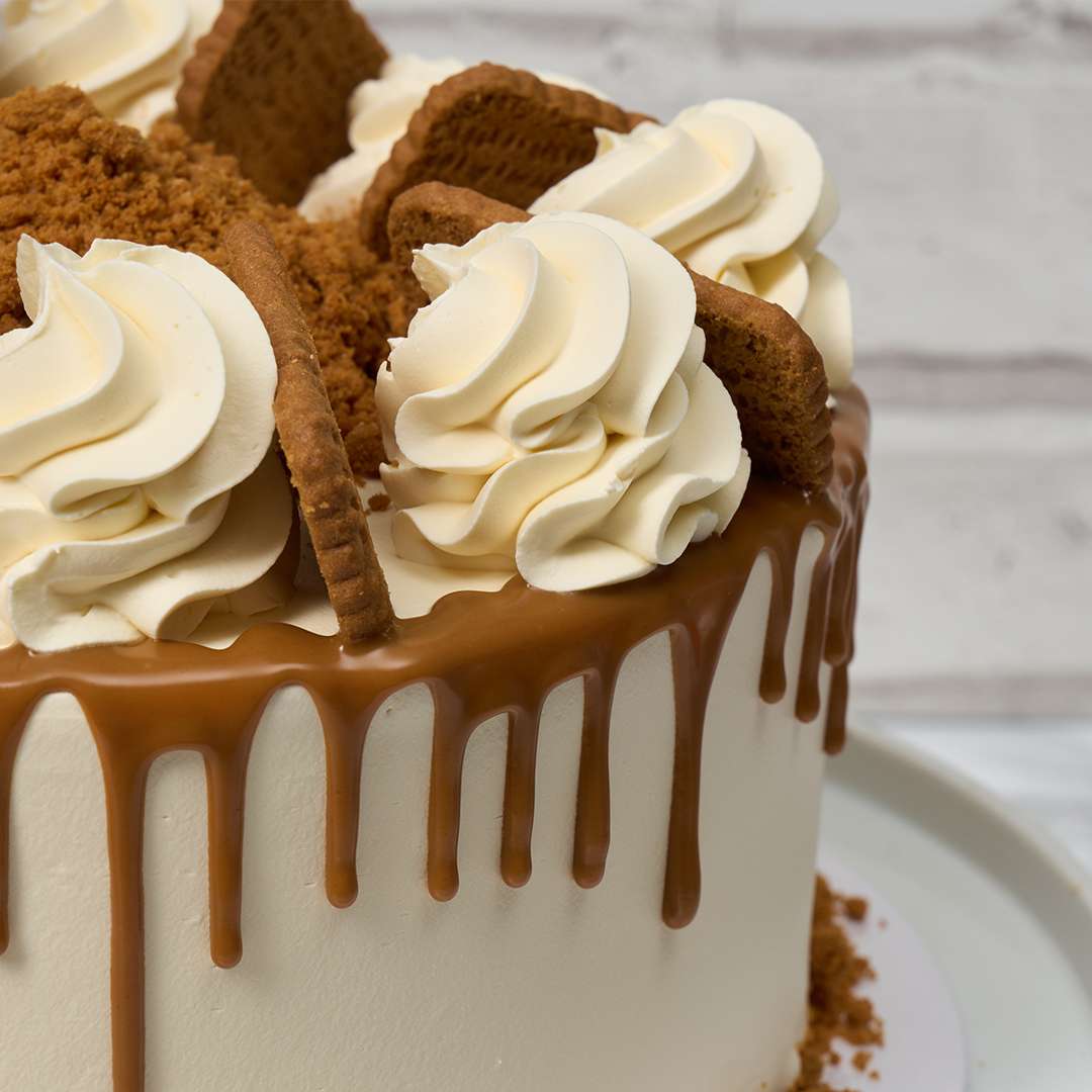 Vegan lotus Biscoff cake