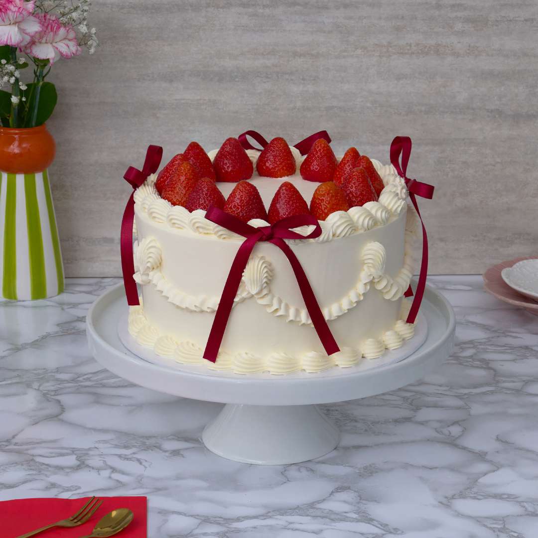 Vintage Berry Cake