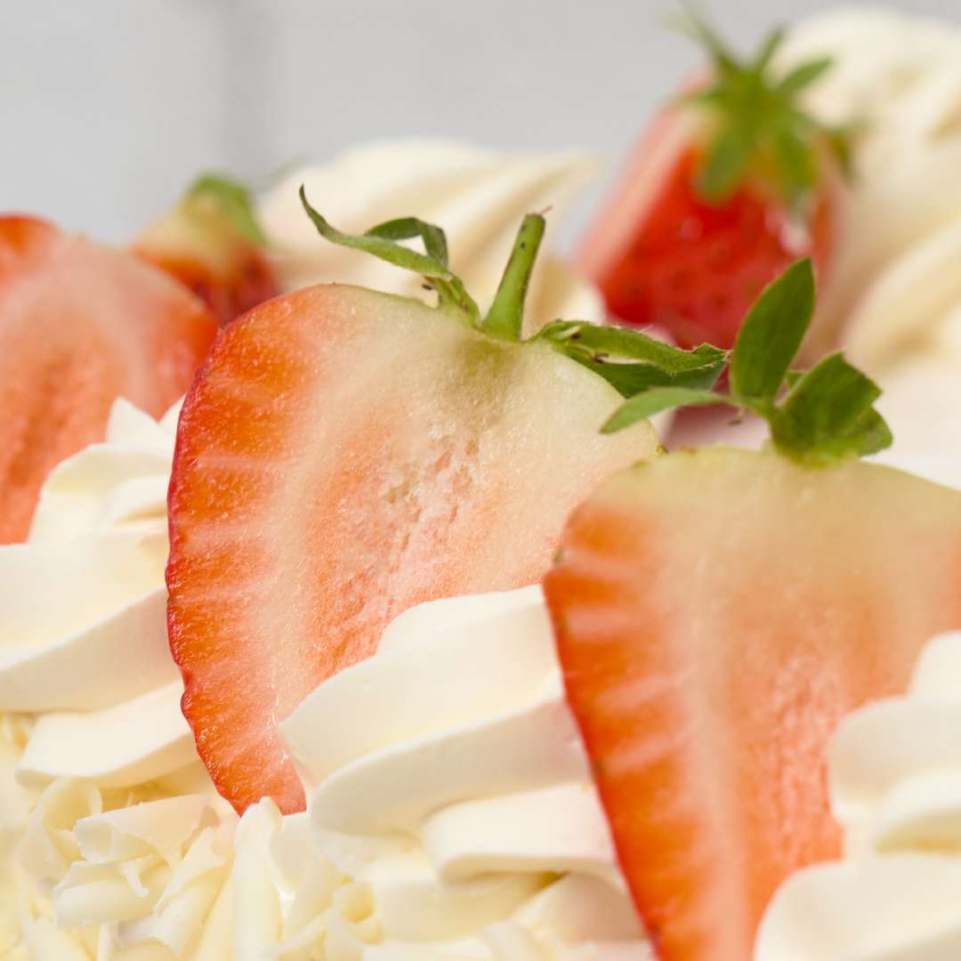 White Choco Square Cake