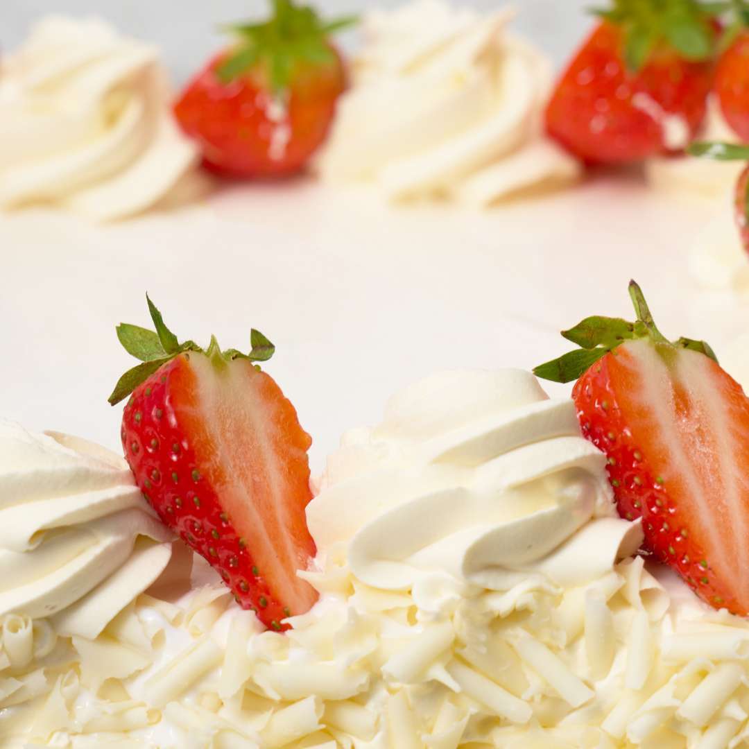 White Choco Square Cake